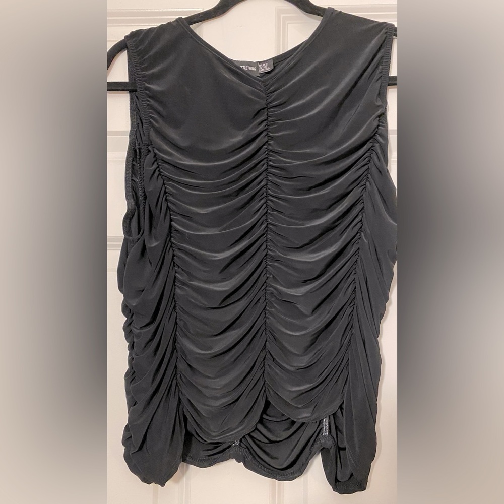 Slinky black top